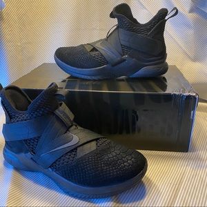 Nike Lebron James Soldier XII SFG